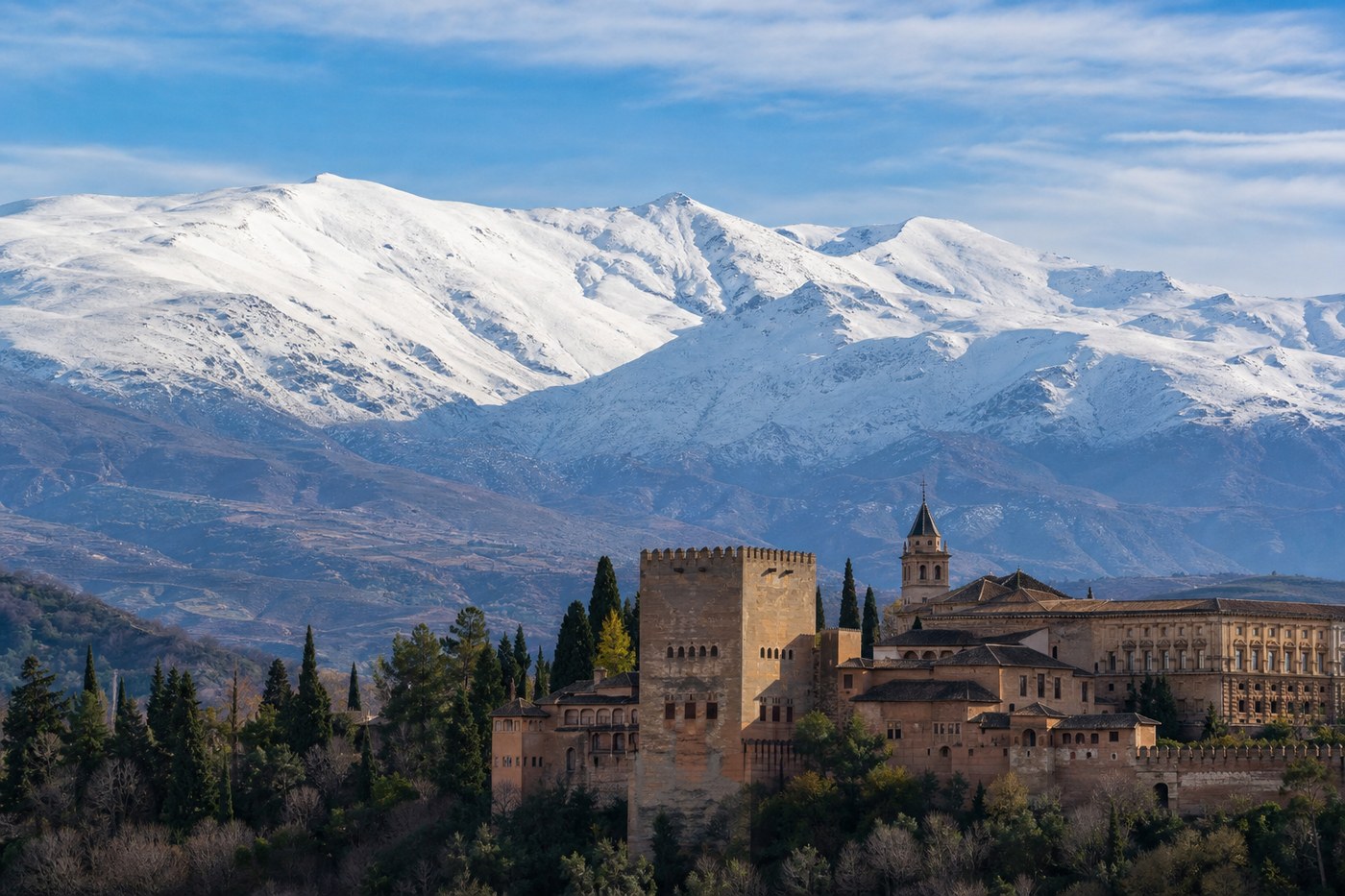 Cumbres nevadas de Sierra Nevada